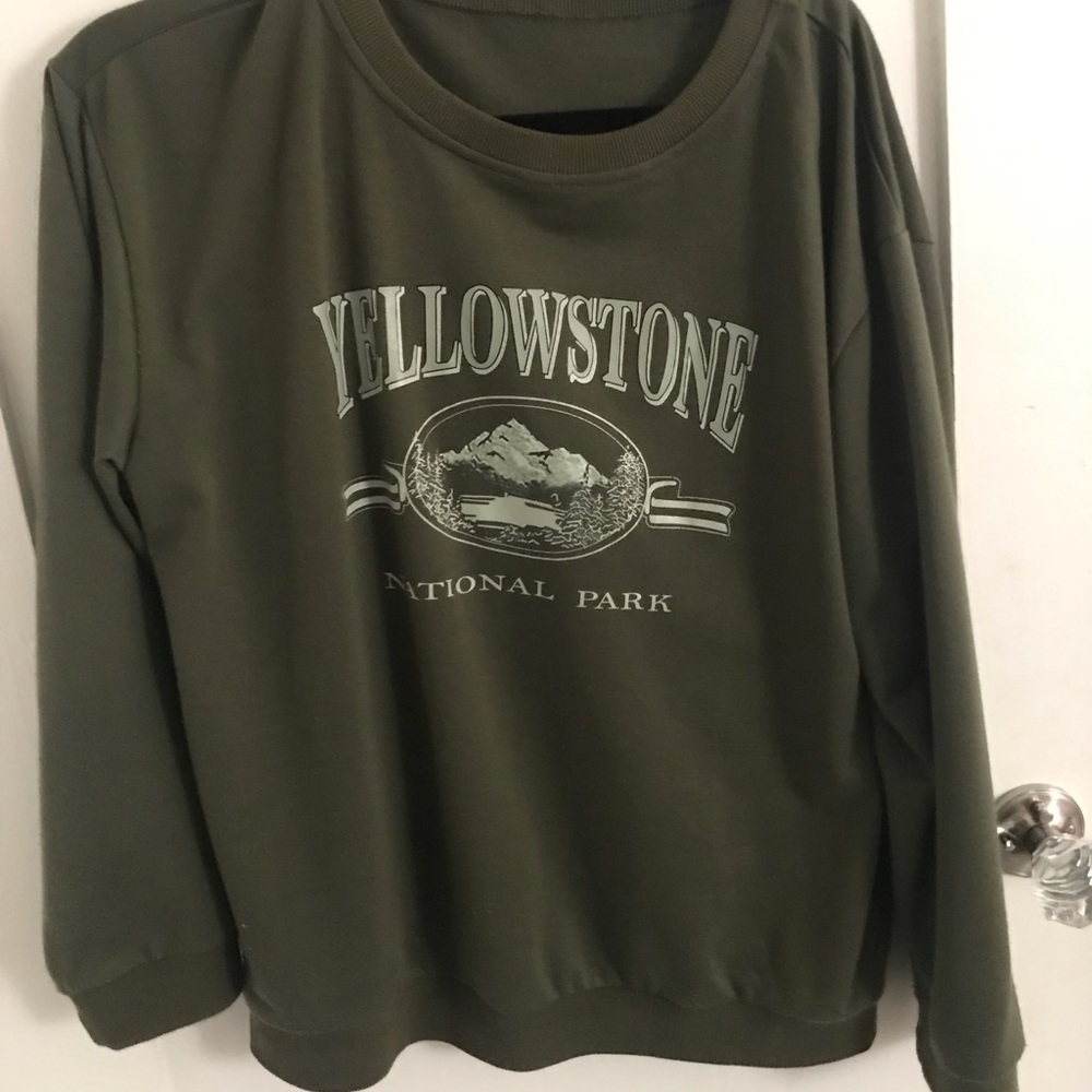 GREEN SWEATSHIRT (L)